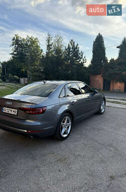 Седан Audi A4 2016 в 
