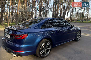 Седан Audi A4 2017 в 