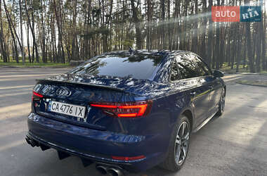 Седан Audi A4 2017 в 