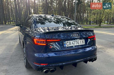 Седан Audi A4 2017 в 