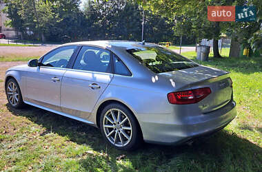 Седан Audi A4 2015 в 