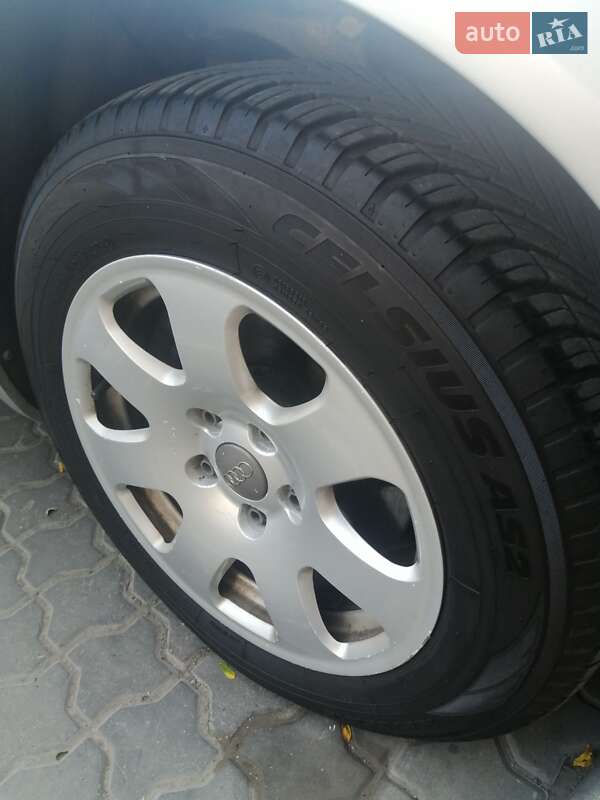 Седан Audi A4 2004 в Одессе