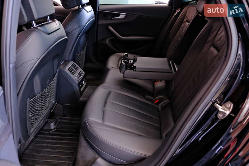 Седан Audi A4 2019 в Одессе