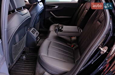 Седан Audi A4 2019 в 