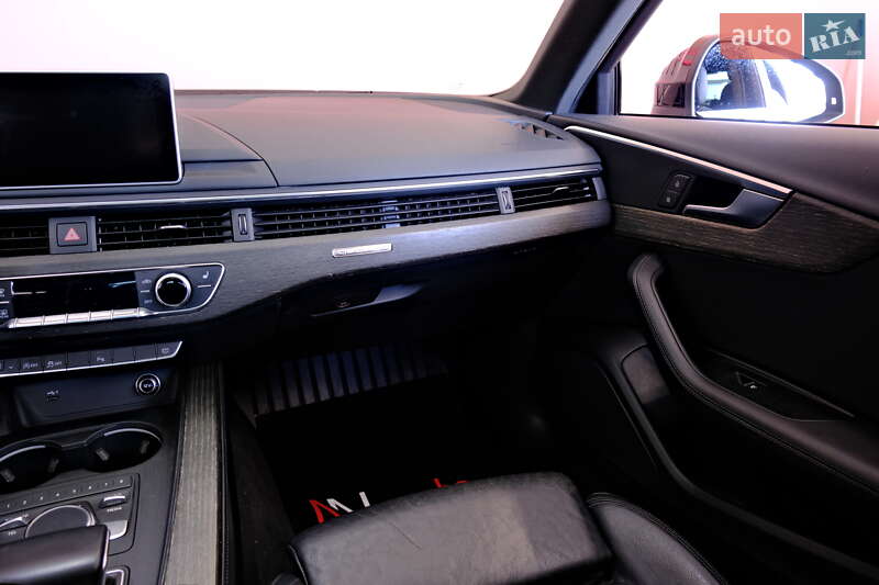 Седан Audi A4 2019 в Одессе