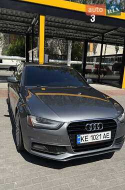 Седан Audi A4 2013 в Днепре