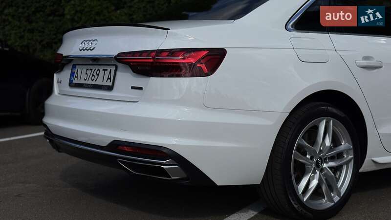 Седан Audi A4 2020 в Киеве