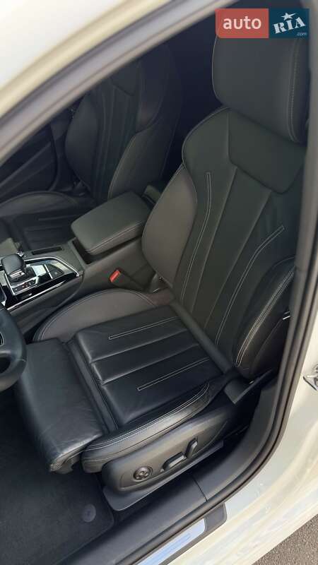 Седан Audi A4 2020 в Киеве