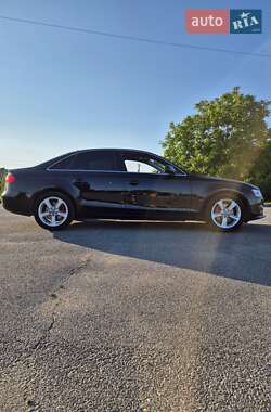 Седан Audi A4 2013 в 