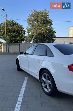 Седан Audi A4 2013 в 