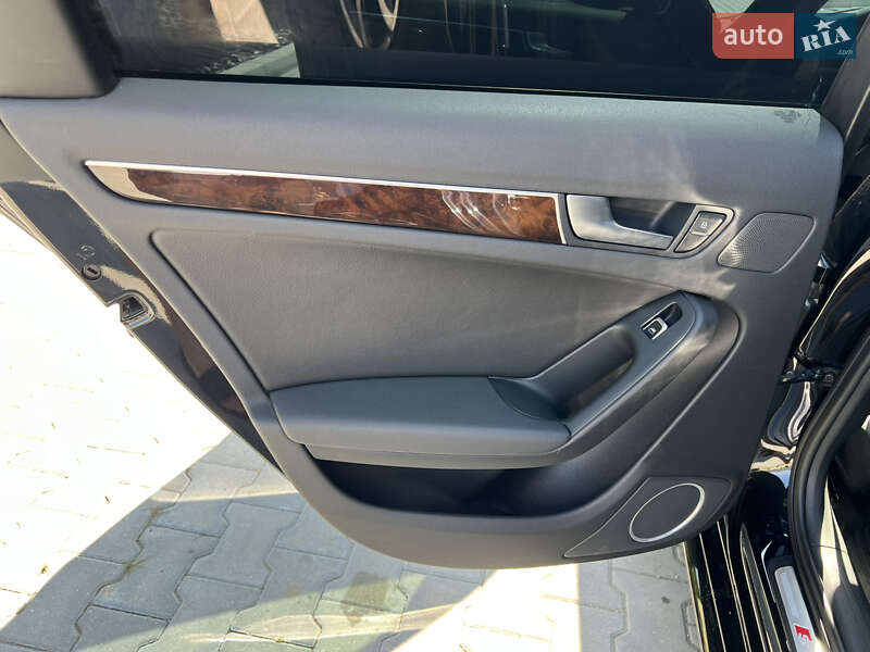 Седан Audi A4 2013 в Виннице
