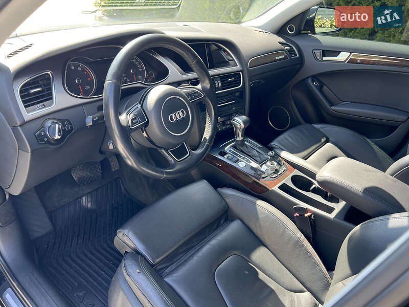Седан Audi A4 2013 в Виннице