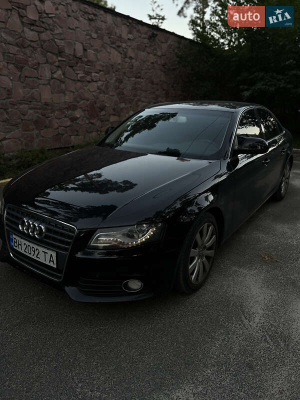 Седан Audi A4 2009 в Буче