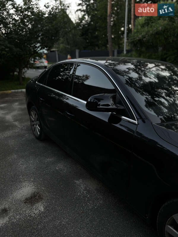 Седан Audi A4 2009 в Буче