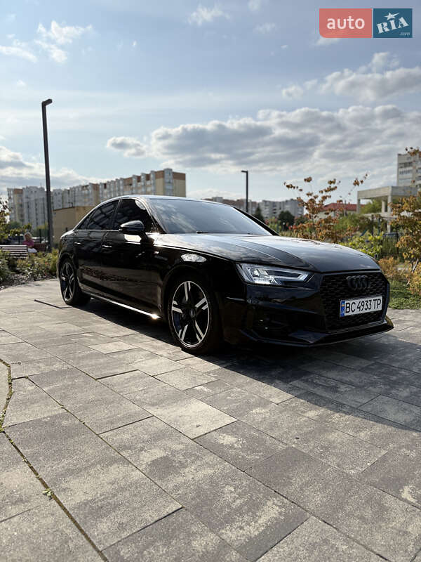 Седан Audi A4 2018 в Львове