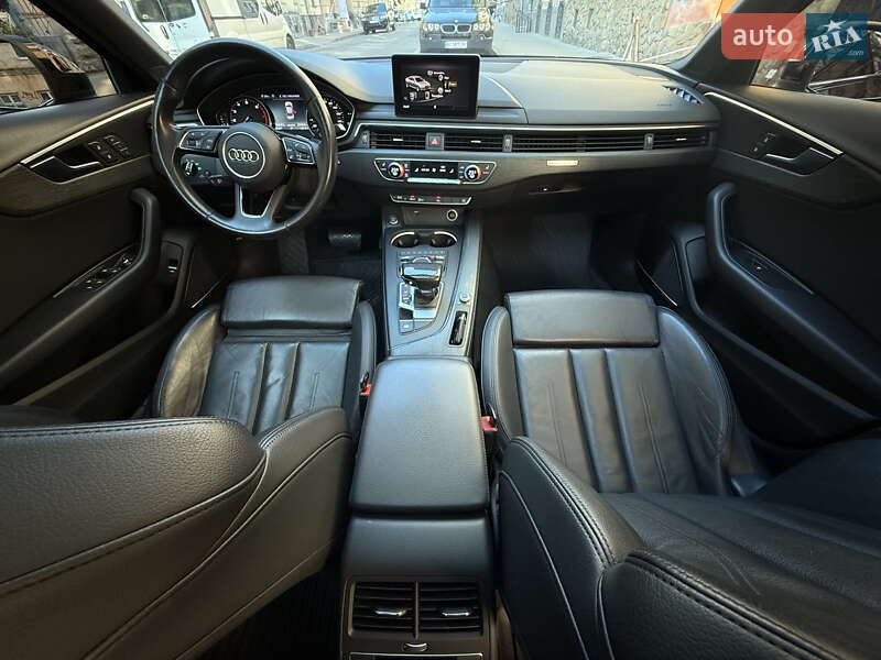 Седан Audi A4 2018 в Львове