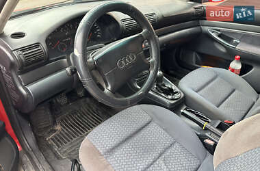 Седан Audi A4 1995 в 