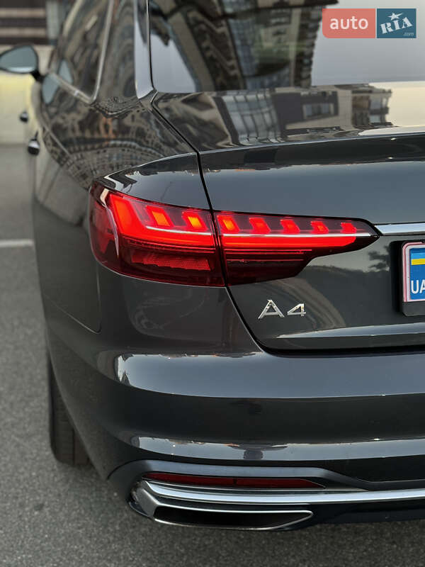 Седан Audi A4 2020 в Киеве