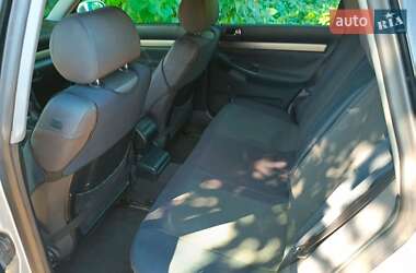 Универсал Audi A4 2000 в 