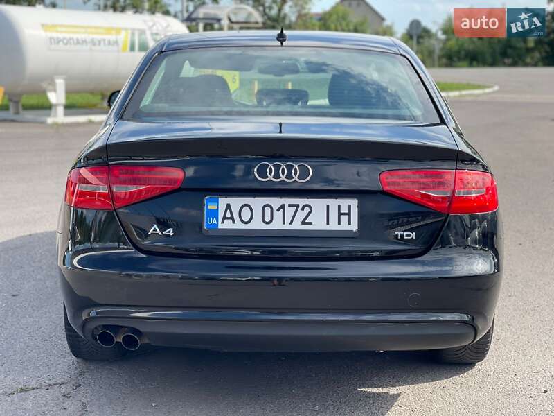 Седан Audi A4 2012 в Ужгороде