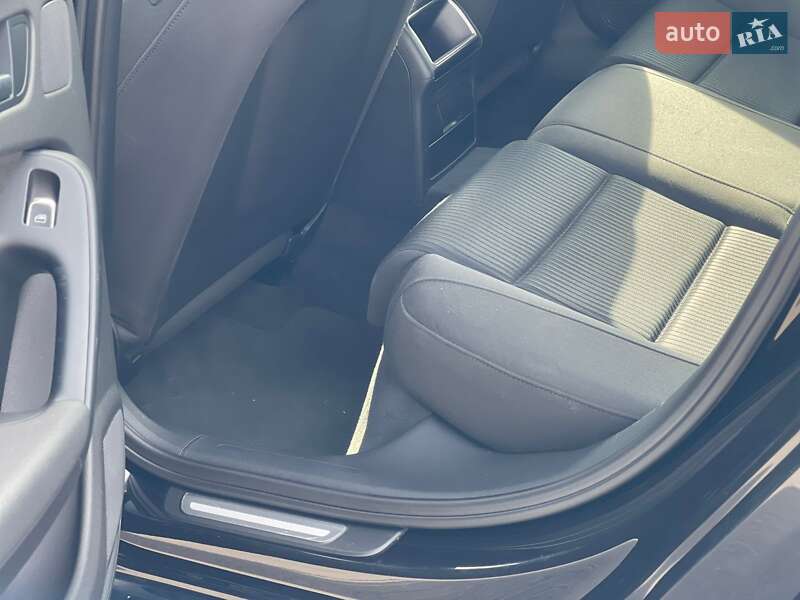 Седан Audi A4 2012 в Ужгороде