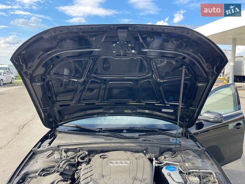 Седан Audi A4 2012 в Ужгороде