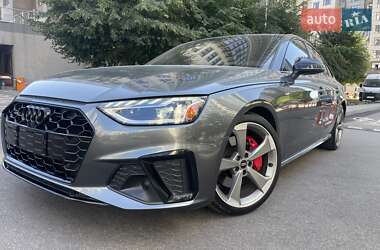 Седан Audi A4 2022 в 