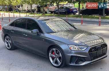 Седан Audi A4 2022 в 