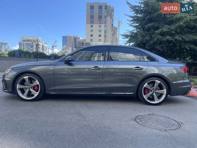 Седан Audi A4 2022 в Киеве