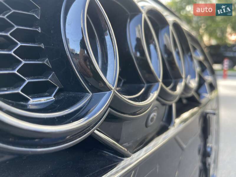 Седан Audi A4 2022 в Киеве