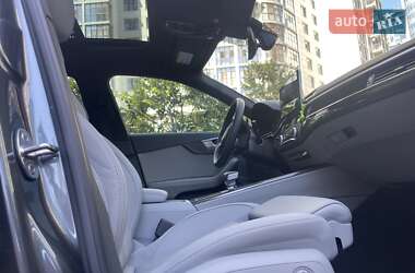 Седан Audi A4 2022 в 