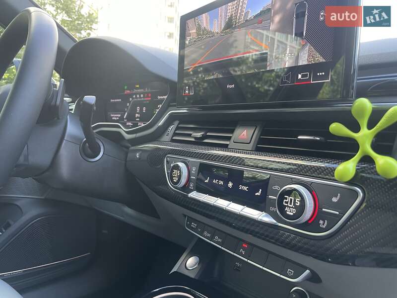Седан Audi A4 2022 в Киеве