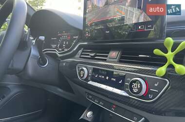 Седан Audi A4 2022 в 