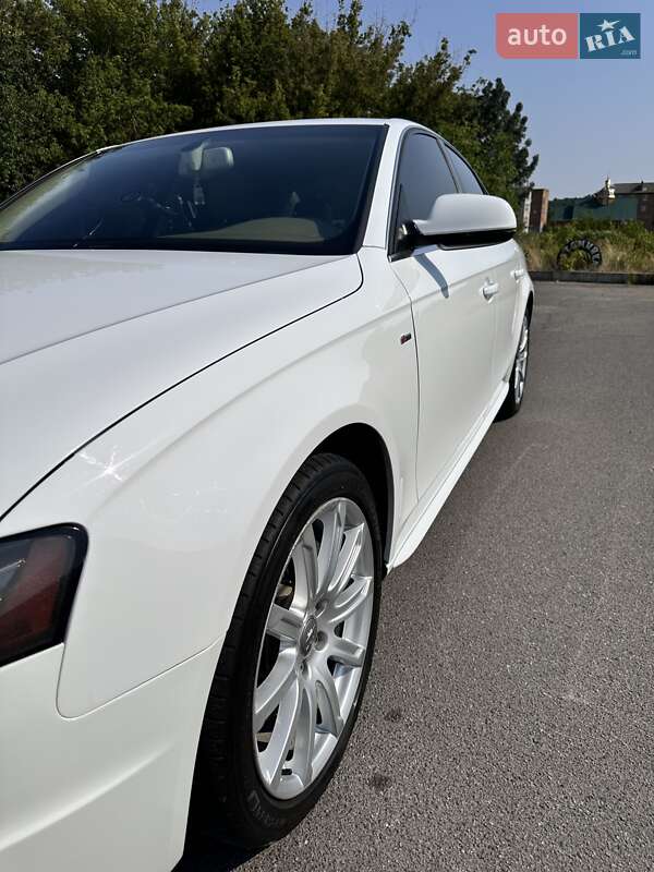 Седан Audi A4 2012 в Тульчине