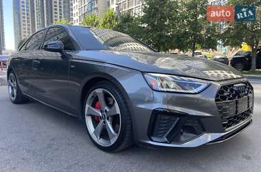 Седан Audi A4 2022 в 