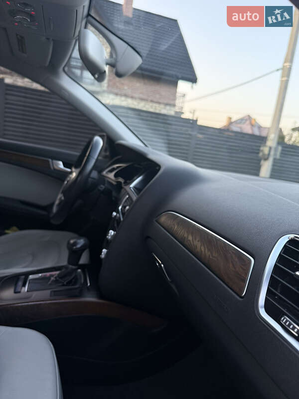 Седан Audi A4 2012 в Львове