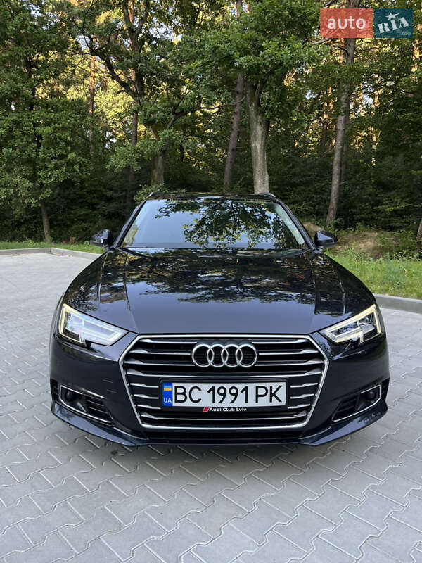 Универсал Audi A4 2018 в Новояворовске