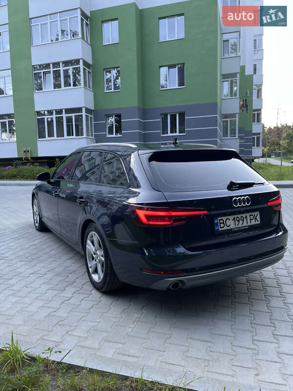 Универсал Audi A4 2018 в Новояворовске