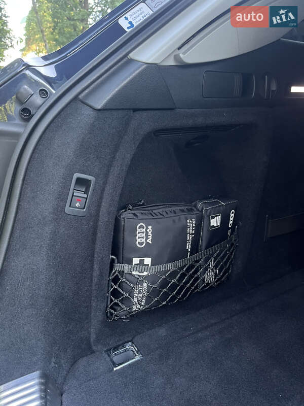 Универсал Audi A4 2018 в Новояворовске