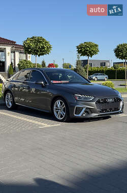Седан Audi A4 2022 в 