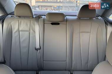 Седан Audi A4 2017 в 