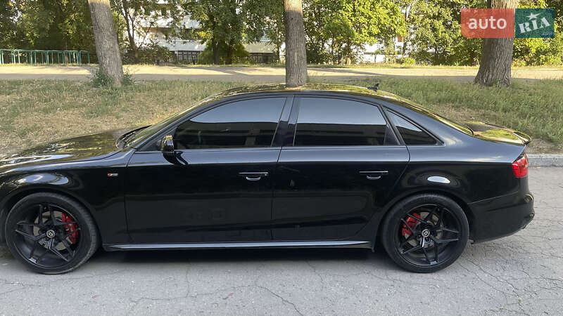 Седан Audi A4 2013 в Днепре