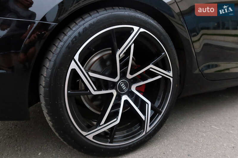 Седан Audi A4 2017 в Днепре