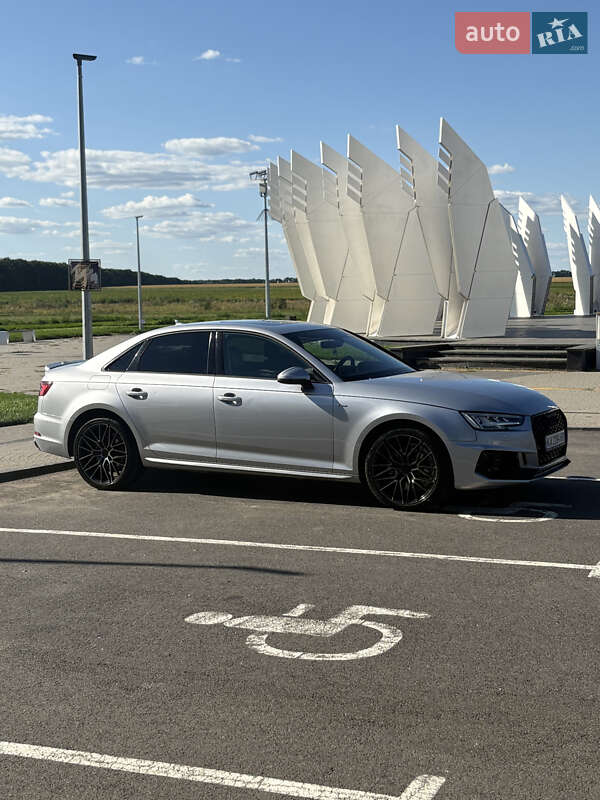 Седан Audi A4 2018 в Киеве