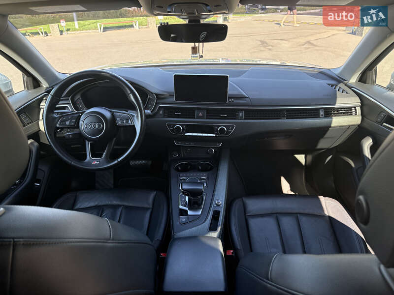 Седан Audi A4 2018 в Киеве