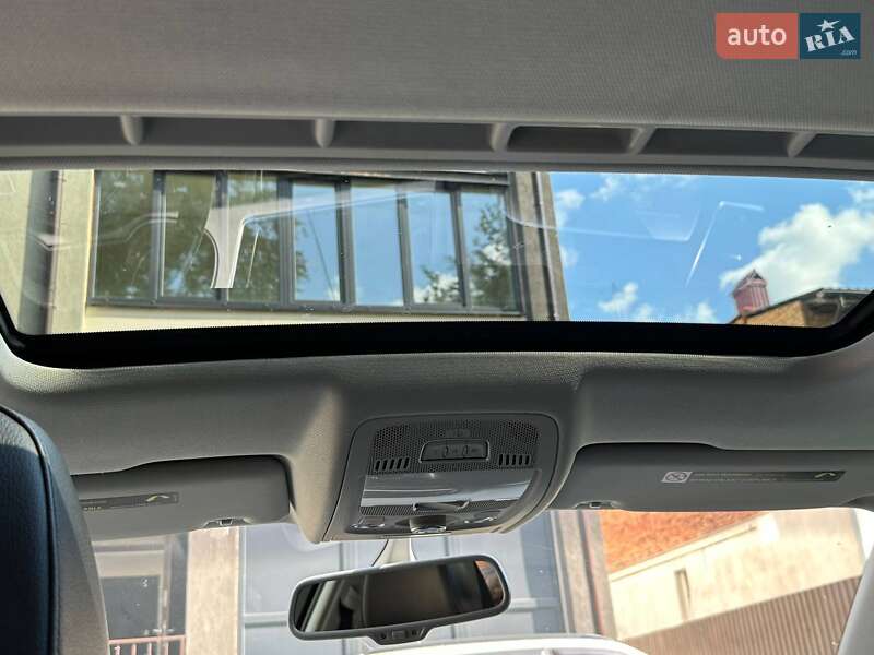 Седан Audi A4 2015 в Львове