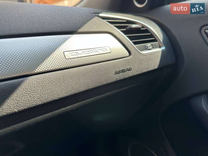 Седан Audi A4 2015 в Львове