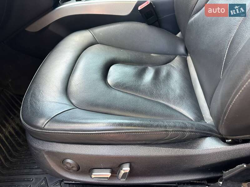Седан Audi A4 2015 в Львове
