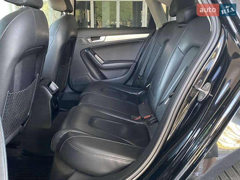 Седан Audi A4 2011 в Николаеве