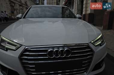 Седан Audi A4 2019 в 